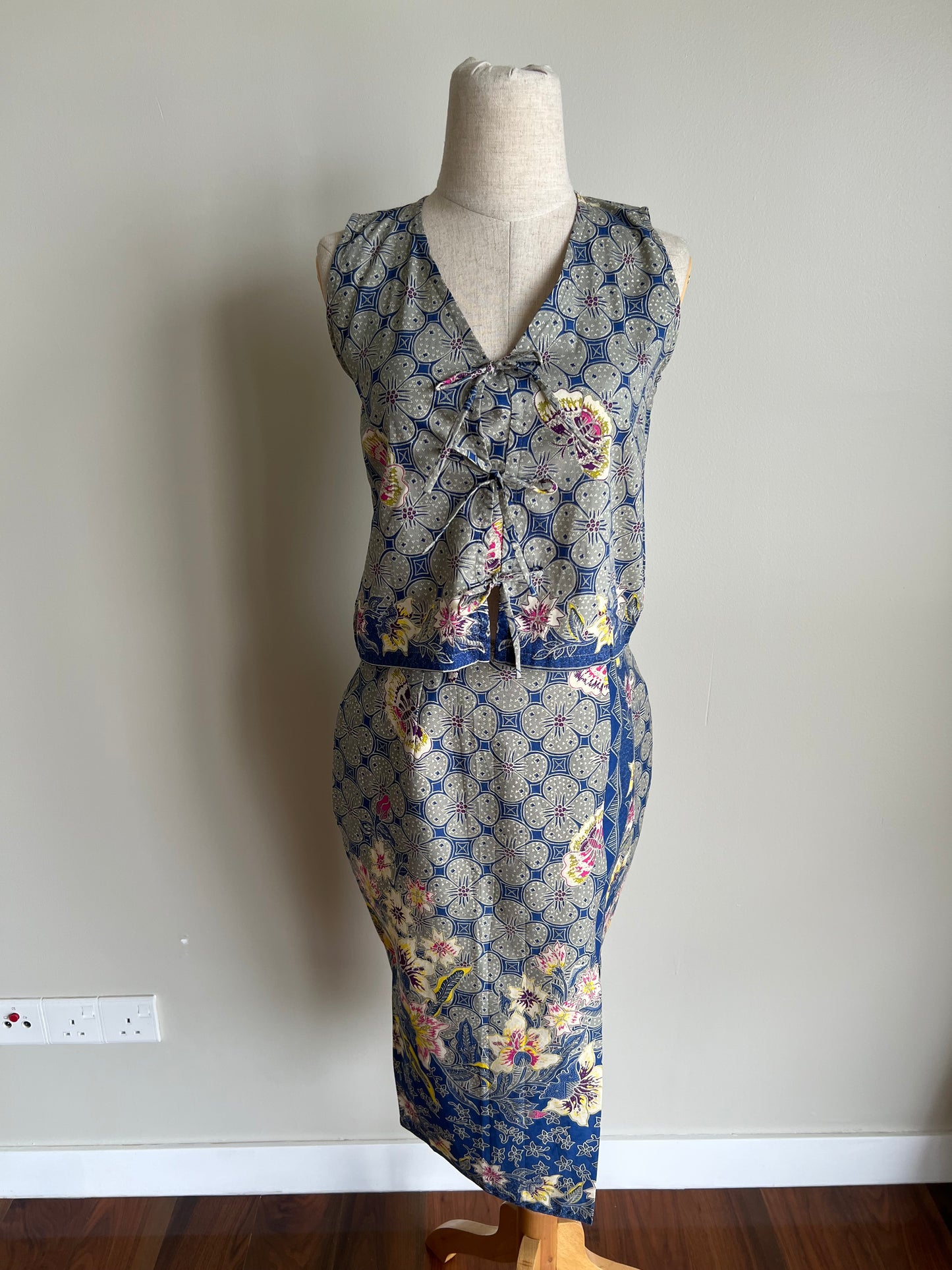 Batik Vest (Biru)