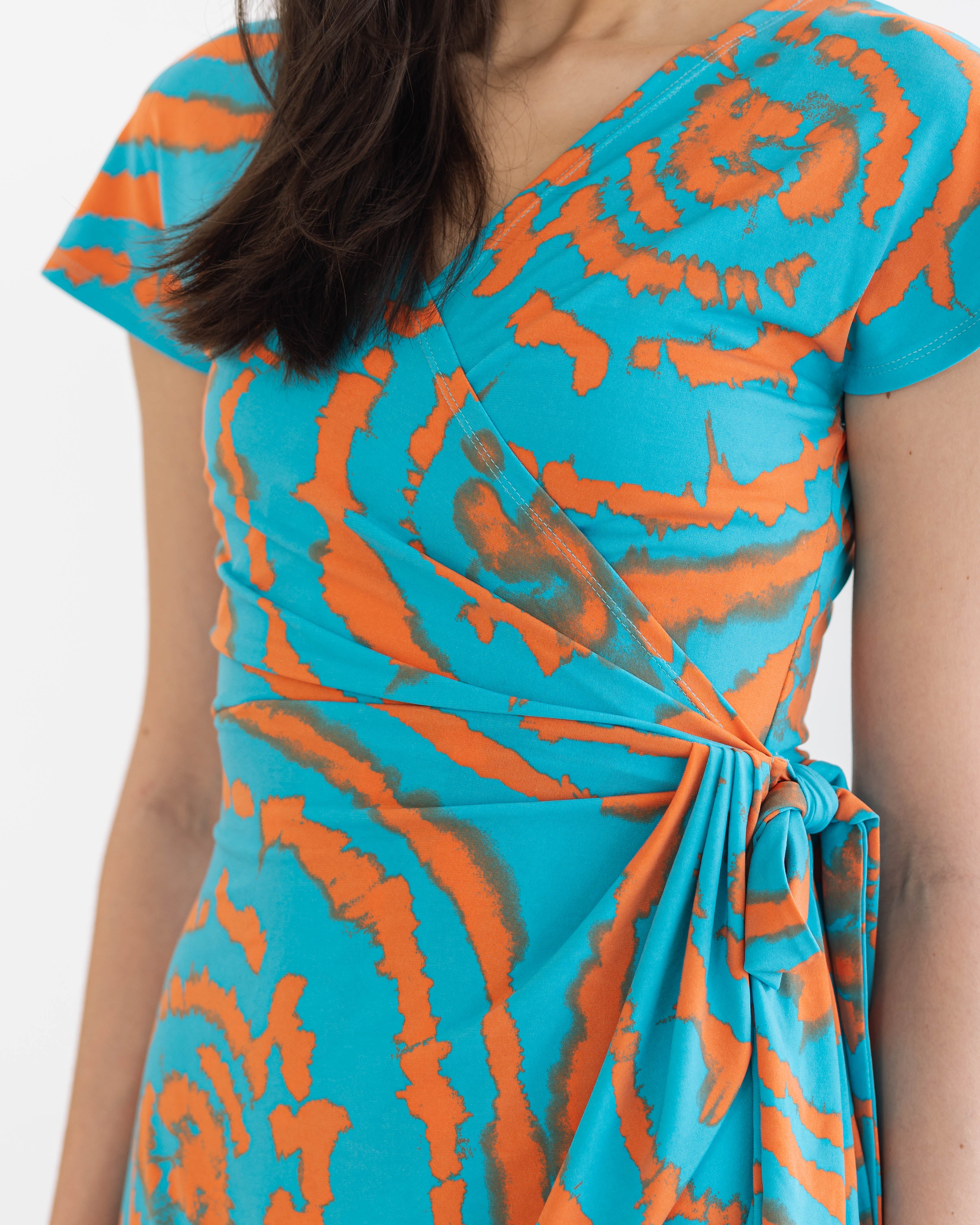 Kate Side-Tie Midi Wrap Dress (Ombak)
