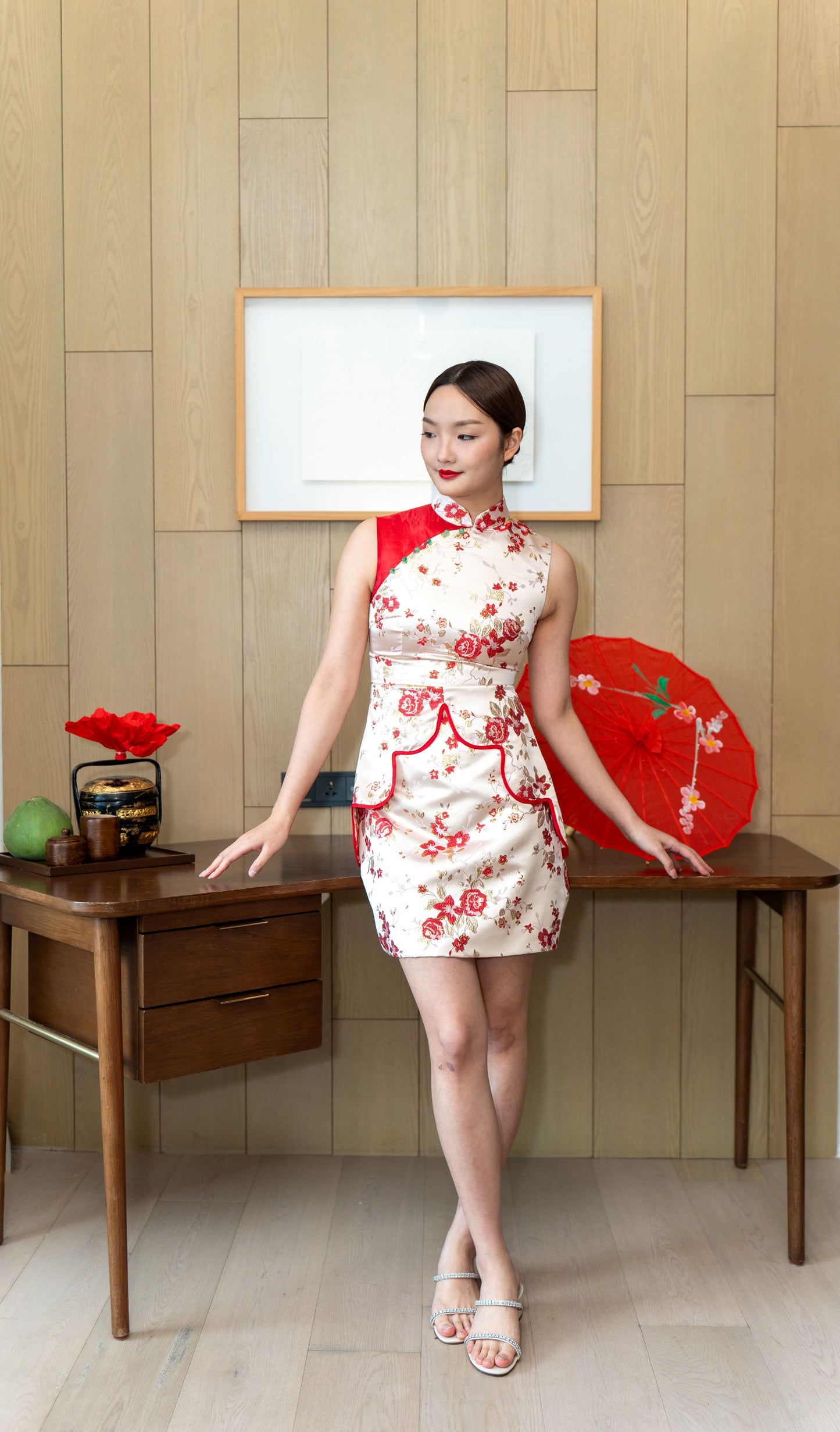 You Brocade Scallop Cheongsam (Luck)