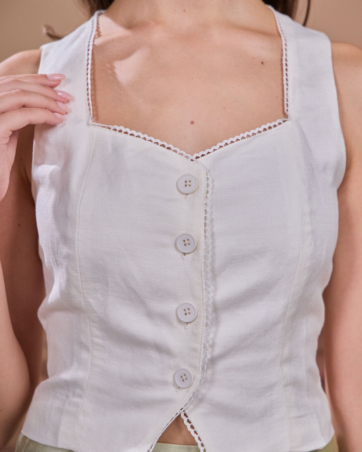 [PRE ORDER] Amelyn Linen Vest (White)